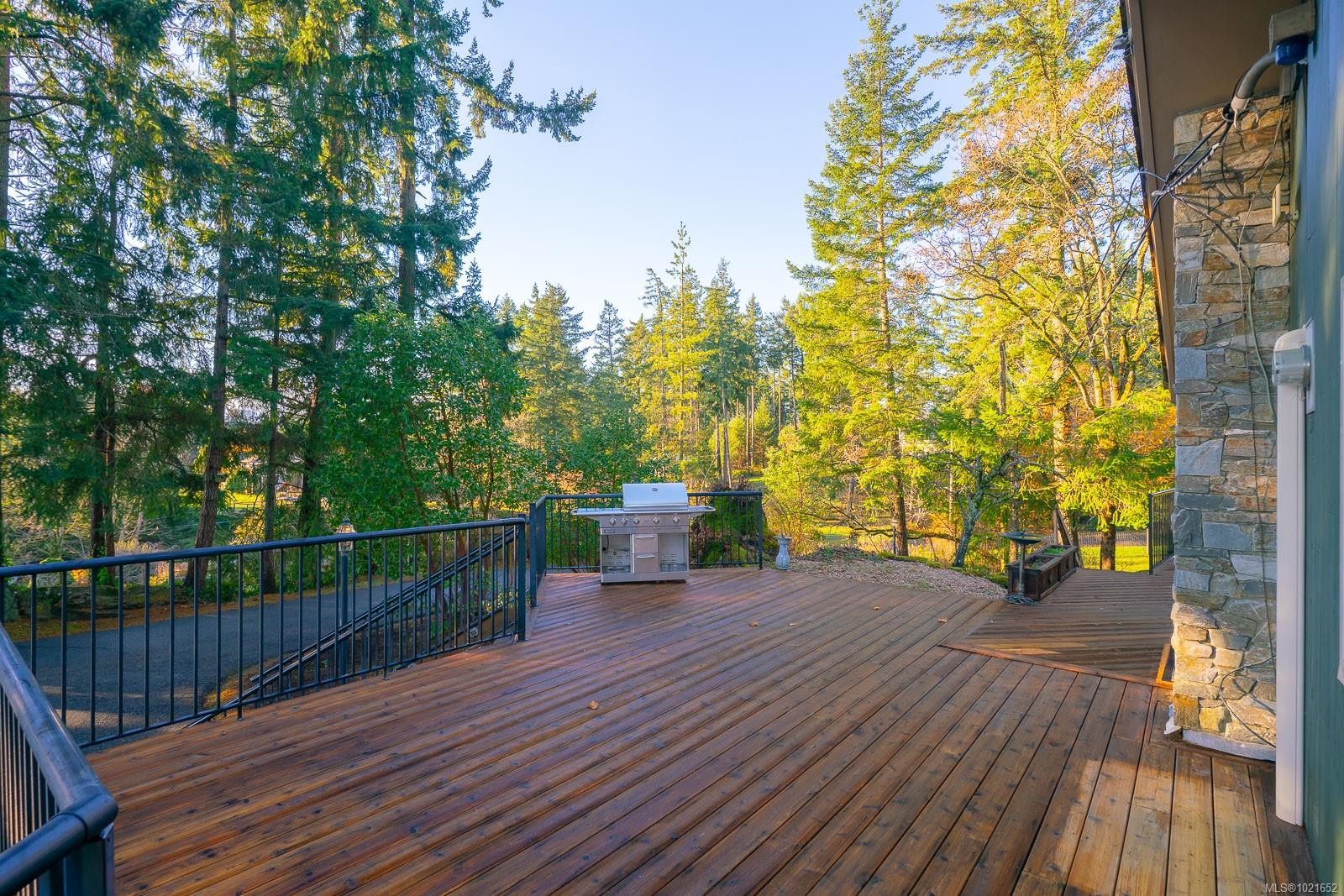 1372 Ivor Rd, Nanaimo, BC