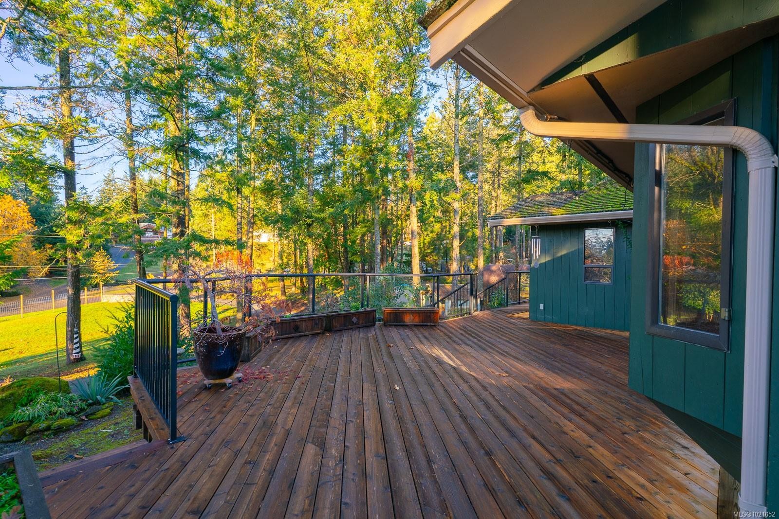 1372 Ivor Rd, Nanaimo, BC