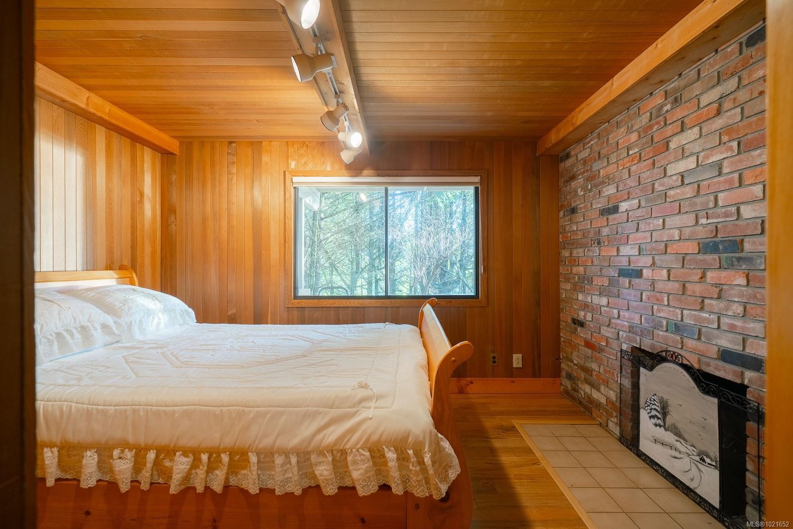 1372 Ivor Rd, Nanaimo, BC