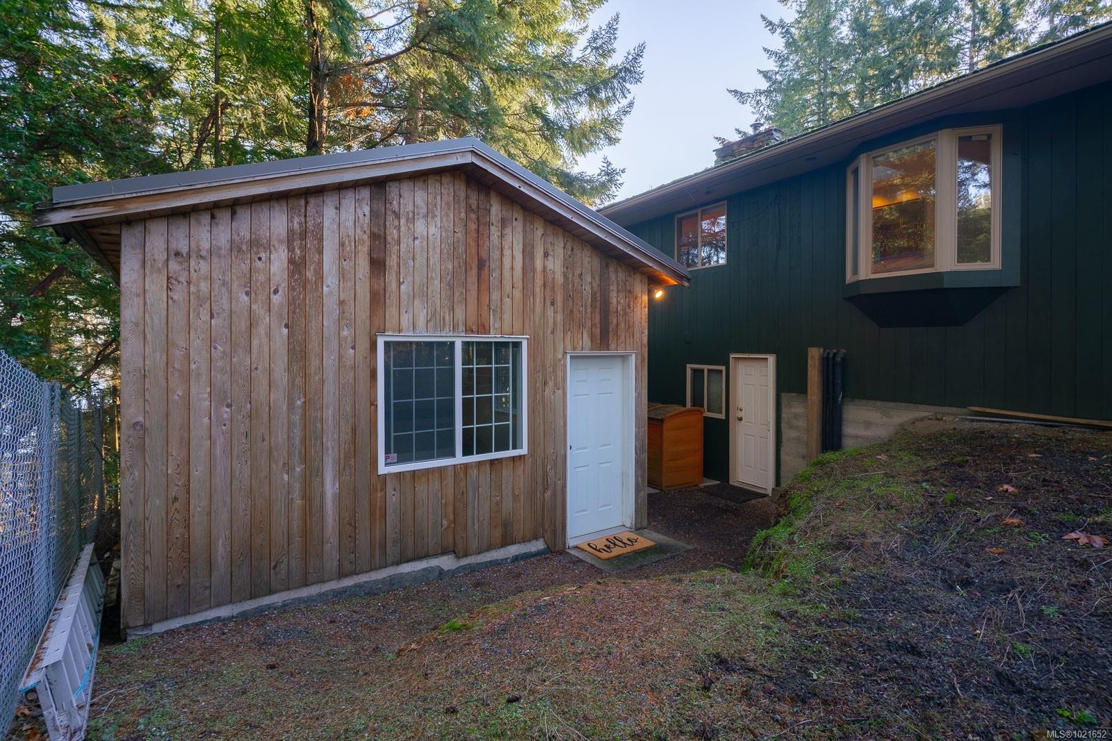 1372 Ivor Rd, Nanaimo, BC