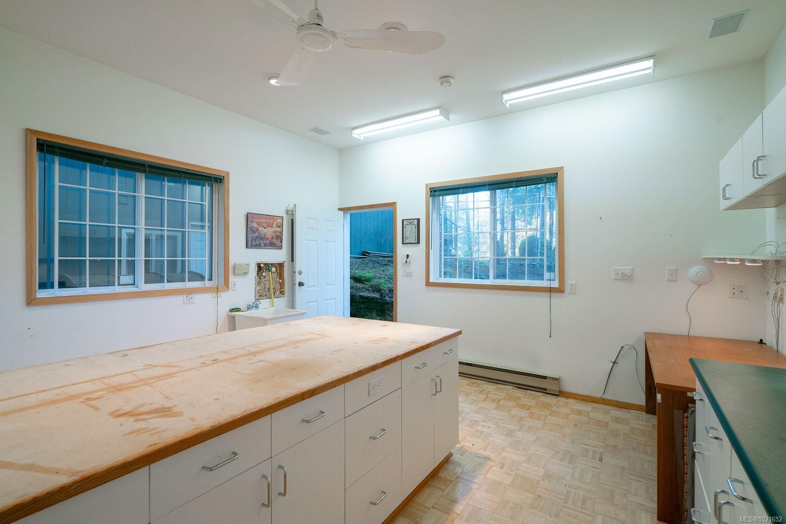 1372 Ivor Rd, Nanaimo, BC