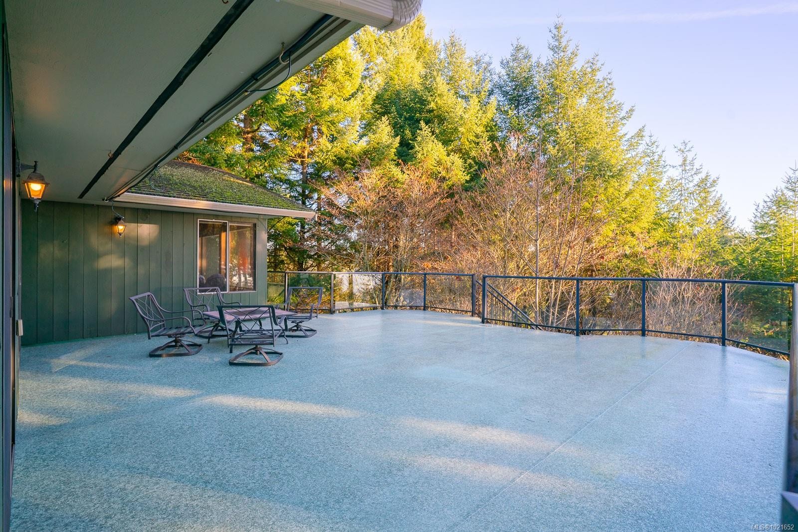 1372 Ivor Rd, Nanaimo, BC