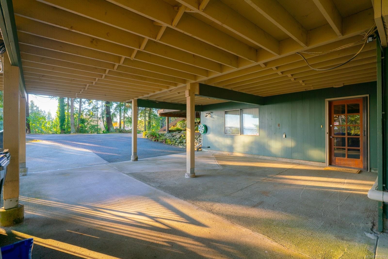 1372 Ivor Rd, Nanaimo, BC