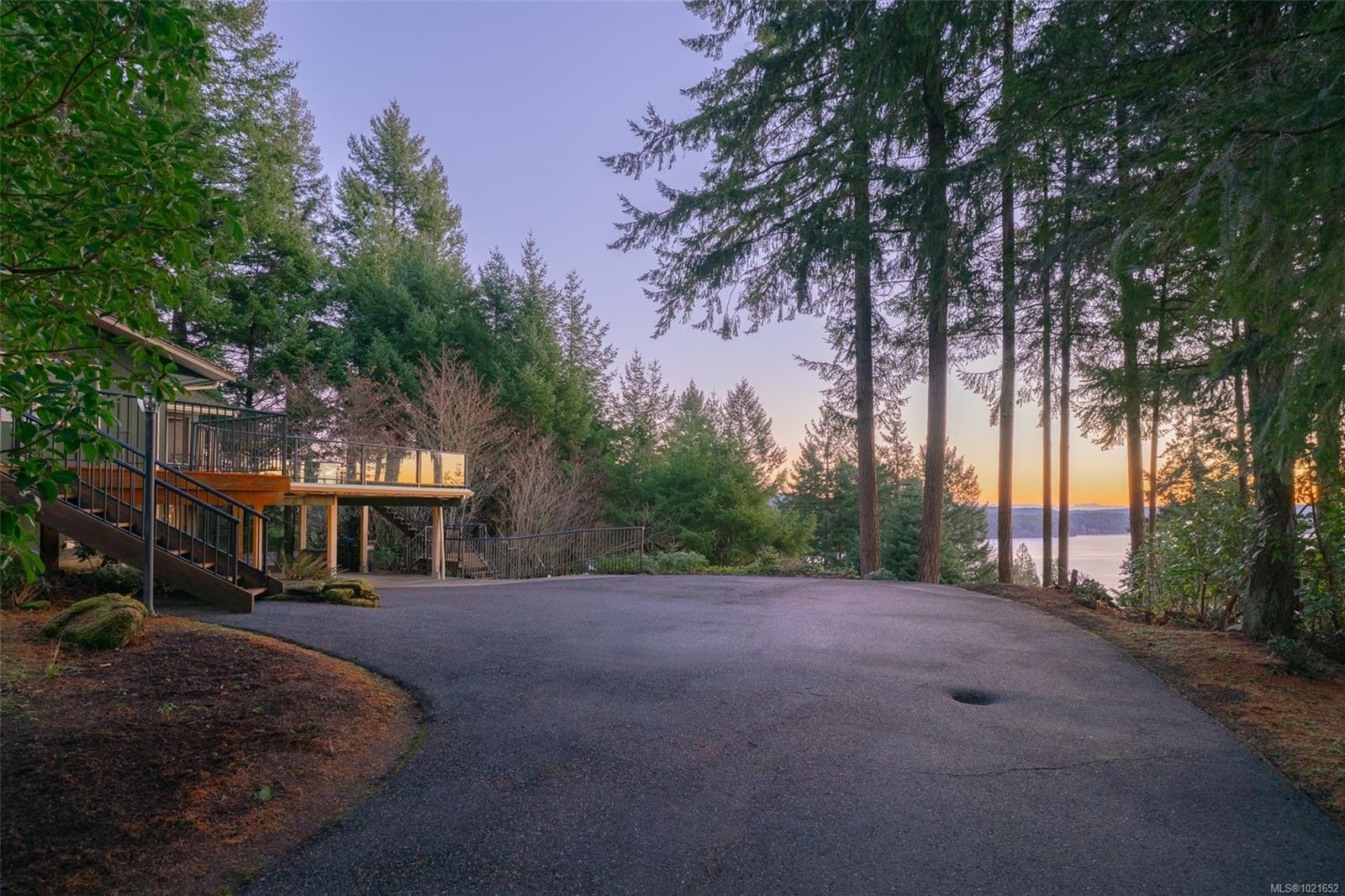 1372 Ivor Rd, Nanaimo, BC