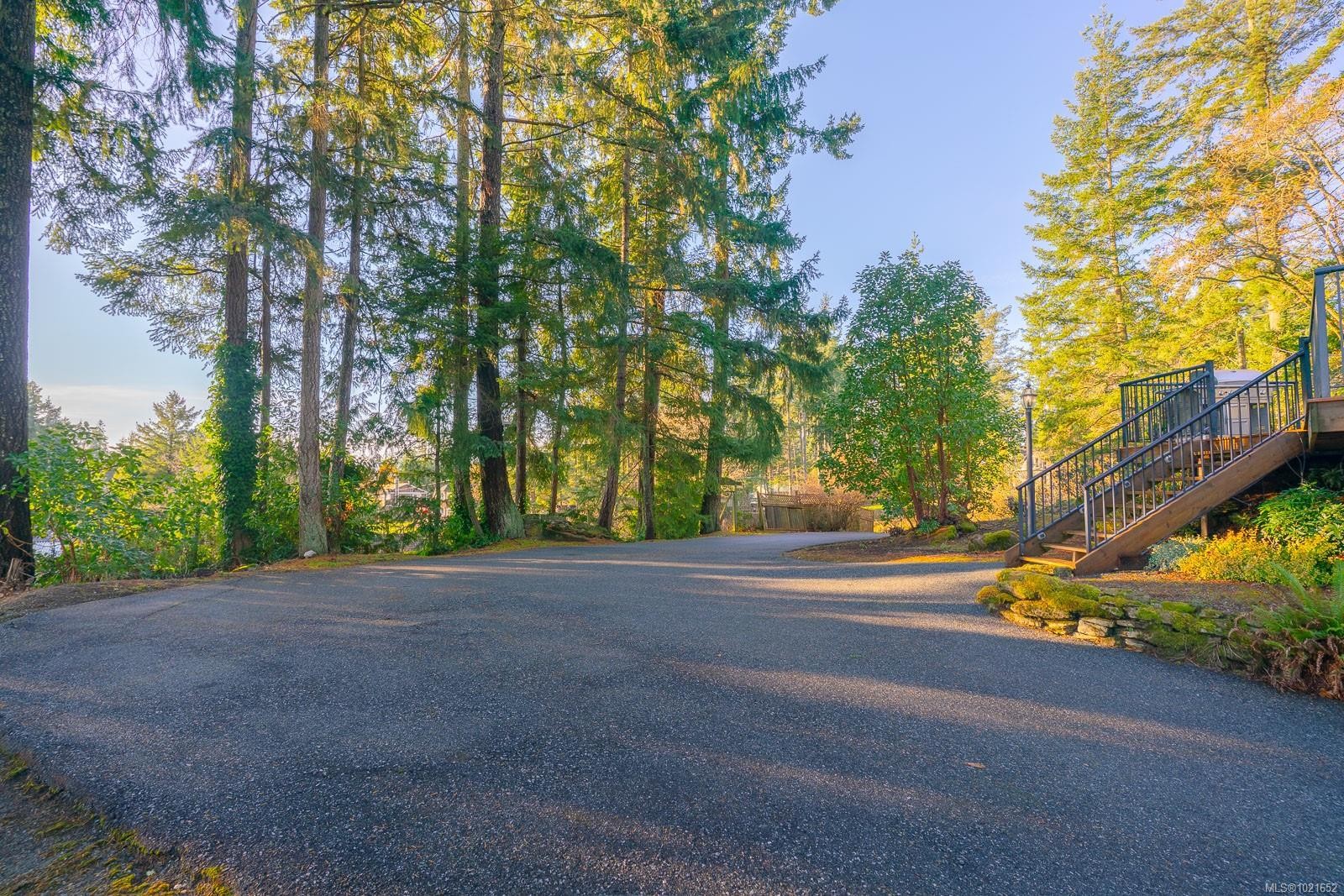 1372 Ivor Rd, Nanaimo, BC