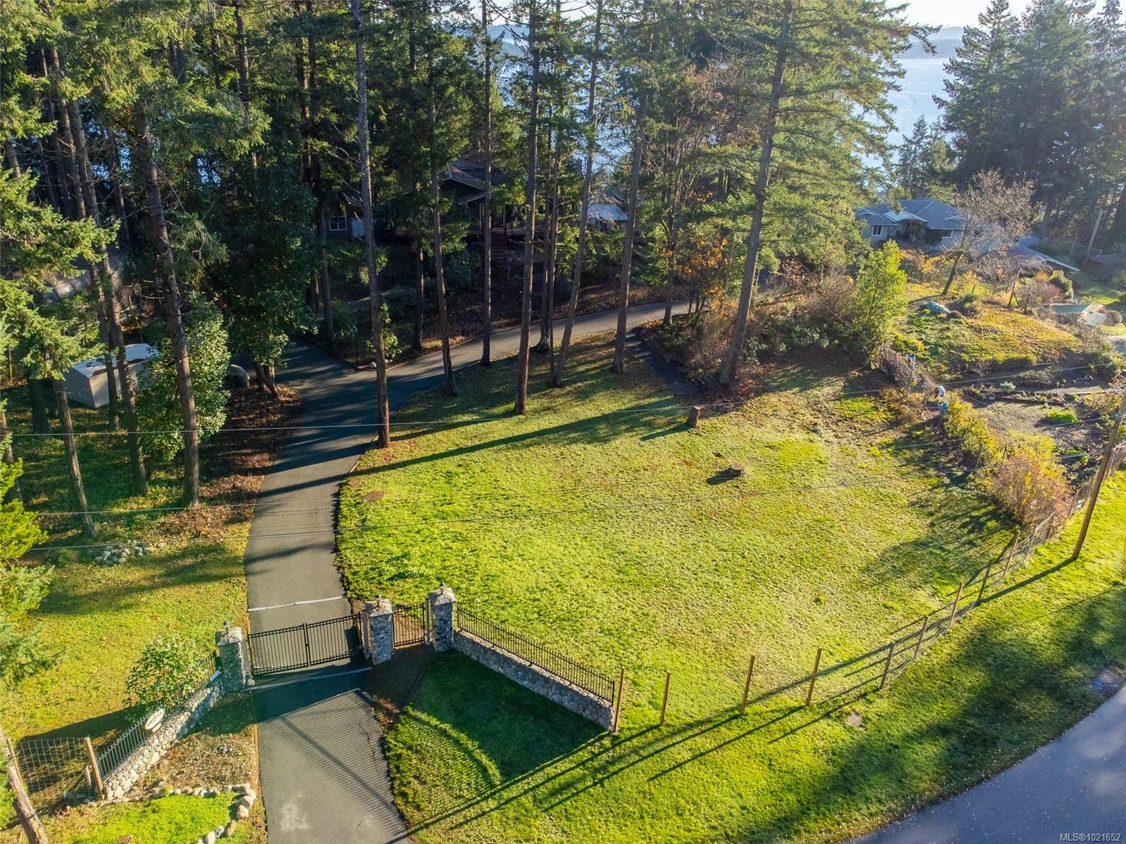 1372 Ivor Rd, Nanaimo, BC