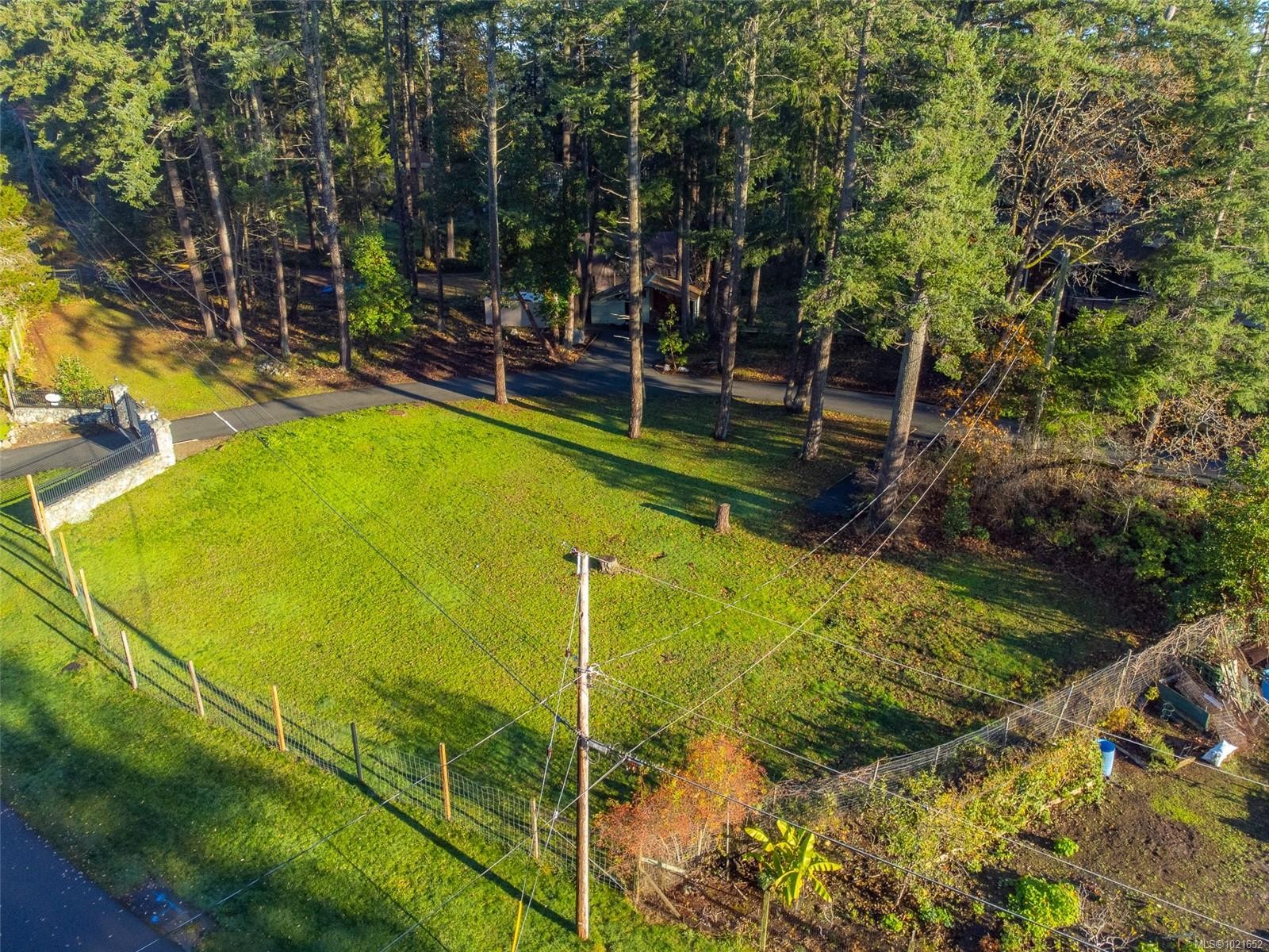 1372 Ivor Rd, Nanaimo, BC