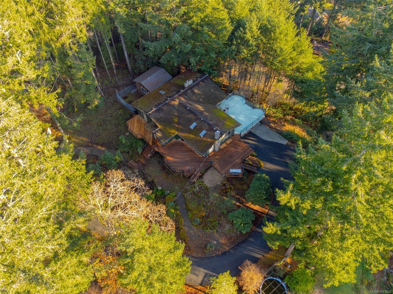 1372 Ivor Rd, Nanaimo, BC