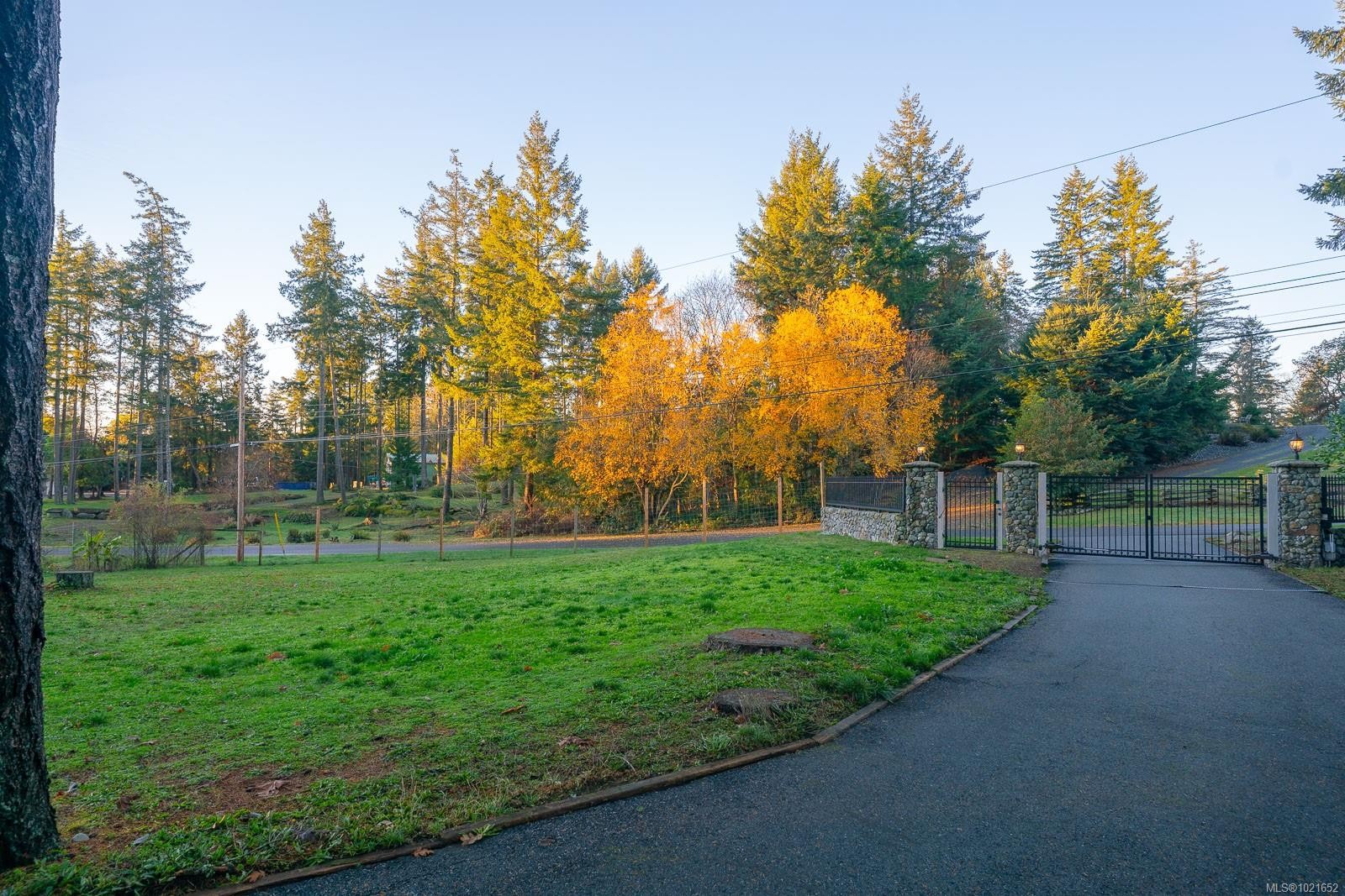 1372 Ivor Rd, Nanaimo, BC