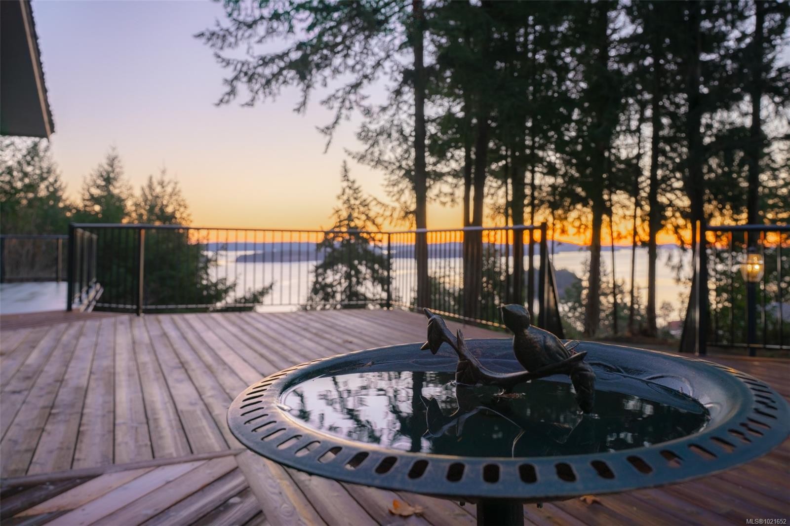 1372 Ivor Rd, Nanaimo, BC