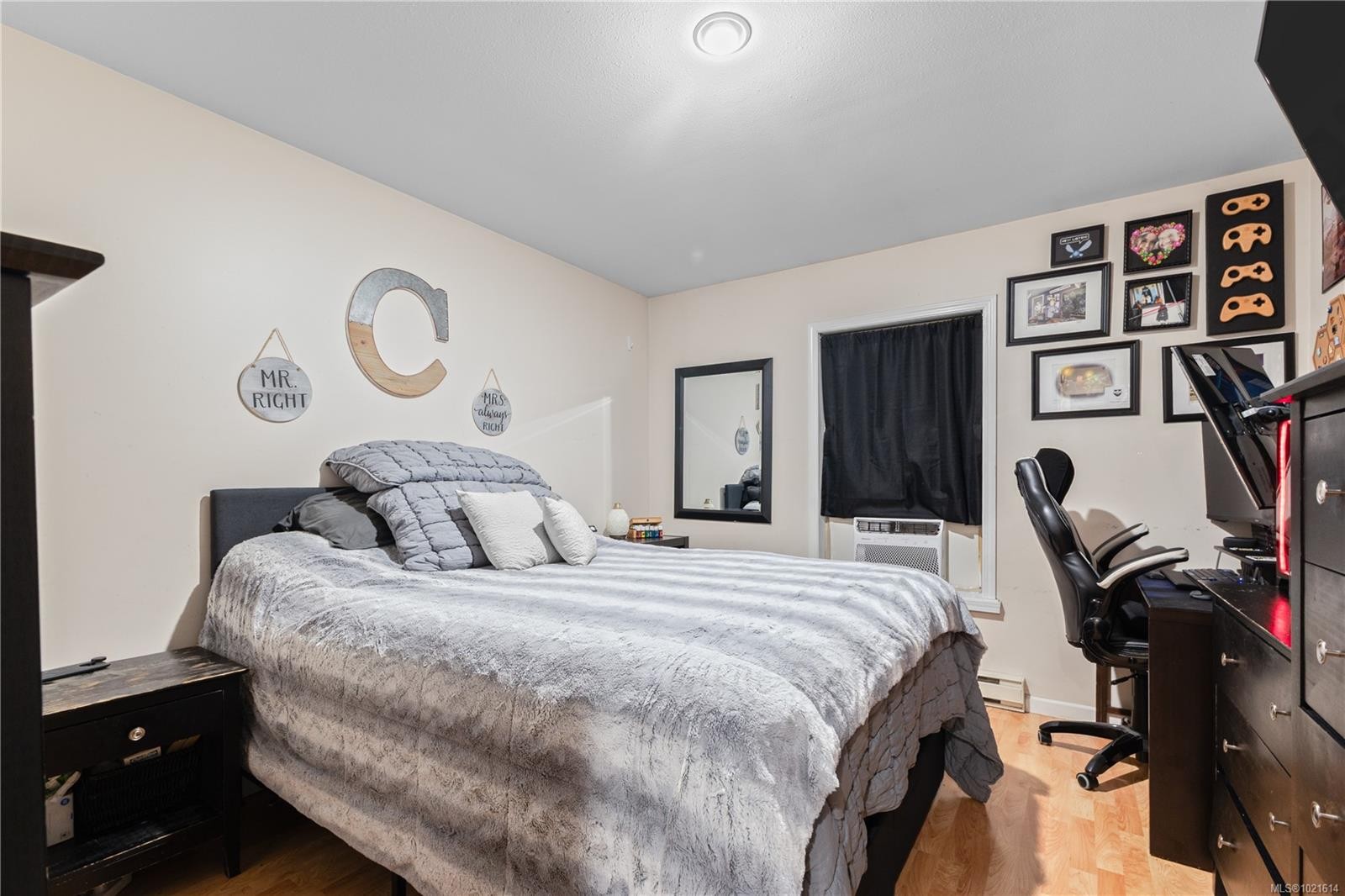 1126 18Th St, Courtenay, BC - Indoor Photo Showing Bedroom