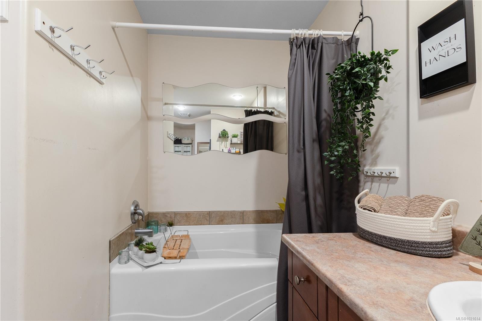 1126 18Th St, Courtenay, BC - Indoor Photo Showing Bathroom