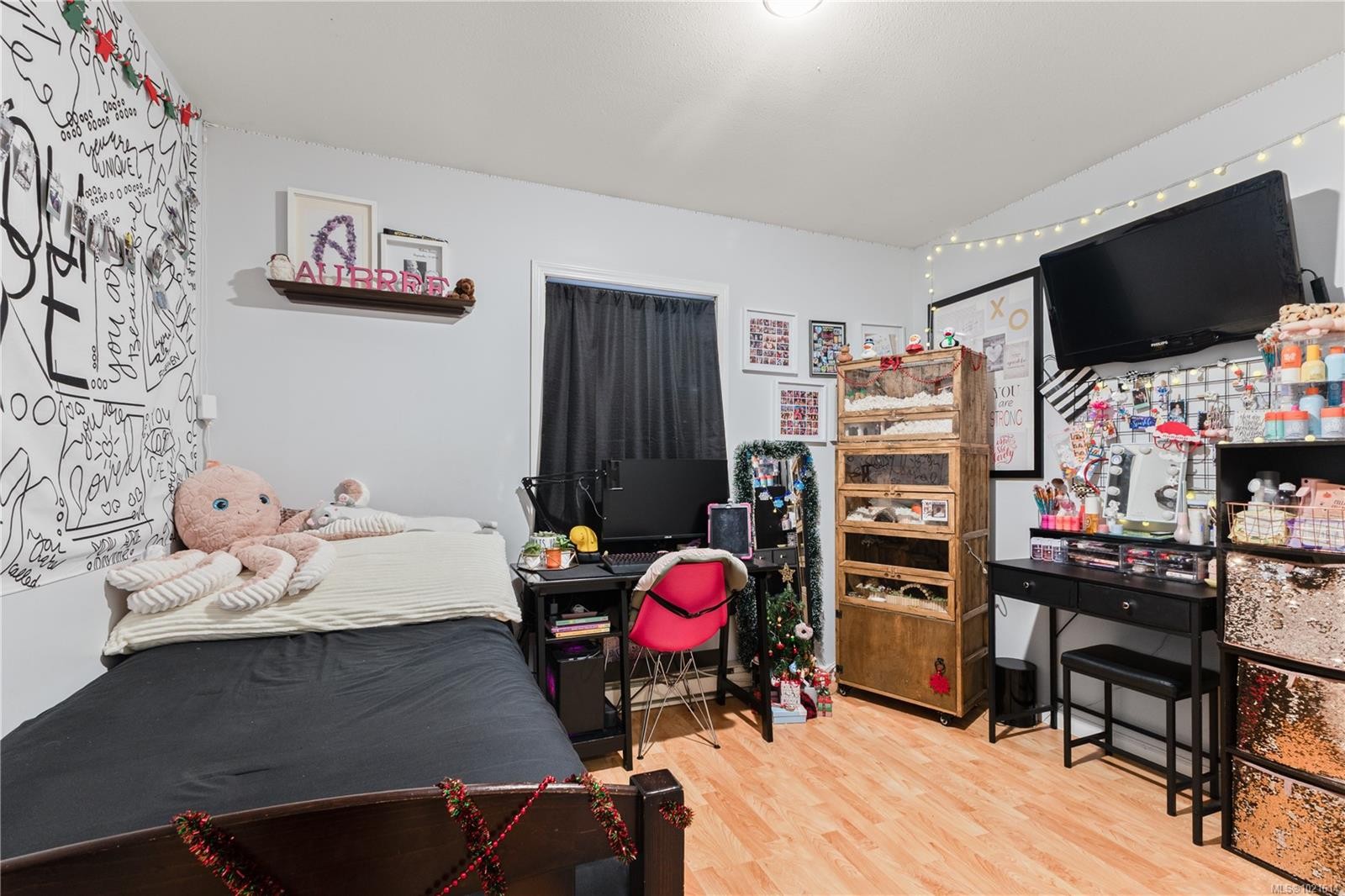 1126 18Th St, Courtenay, BC - Indoor Photo Showing Bedroom