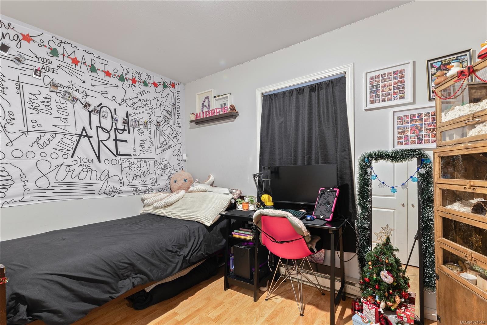 1126 18Th St, Courtenay, BC - Indoor Photo Showing Bedroom