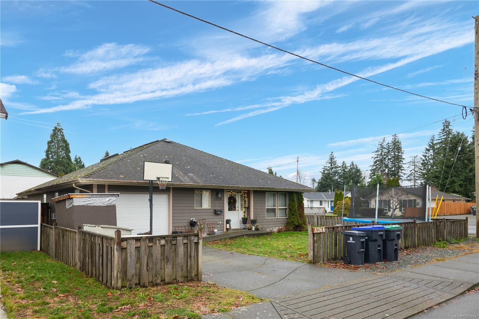 1126 18Th St, Courtenay, BC - Outdoor