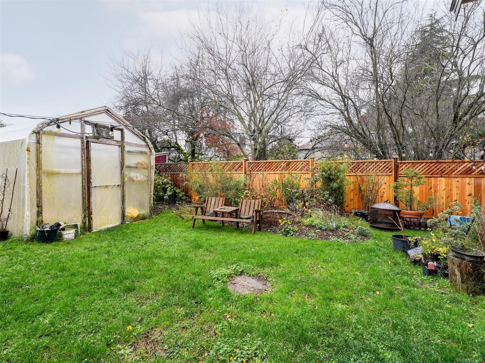 1015 Empress Ave, Victoria, BC - Outdoor