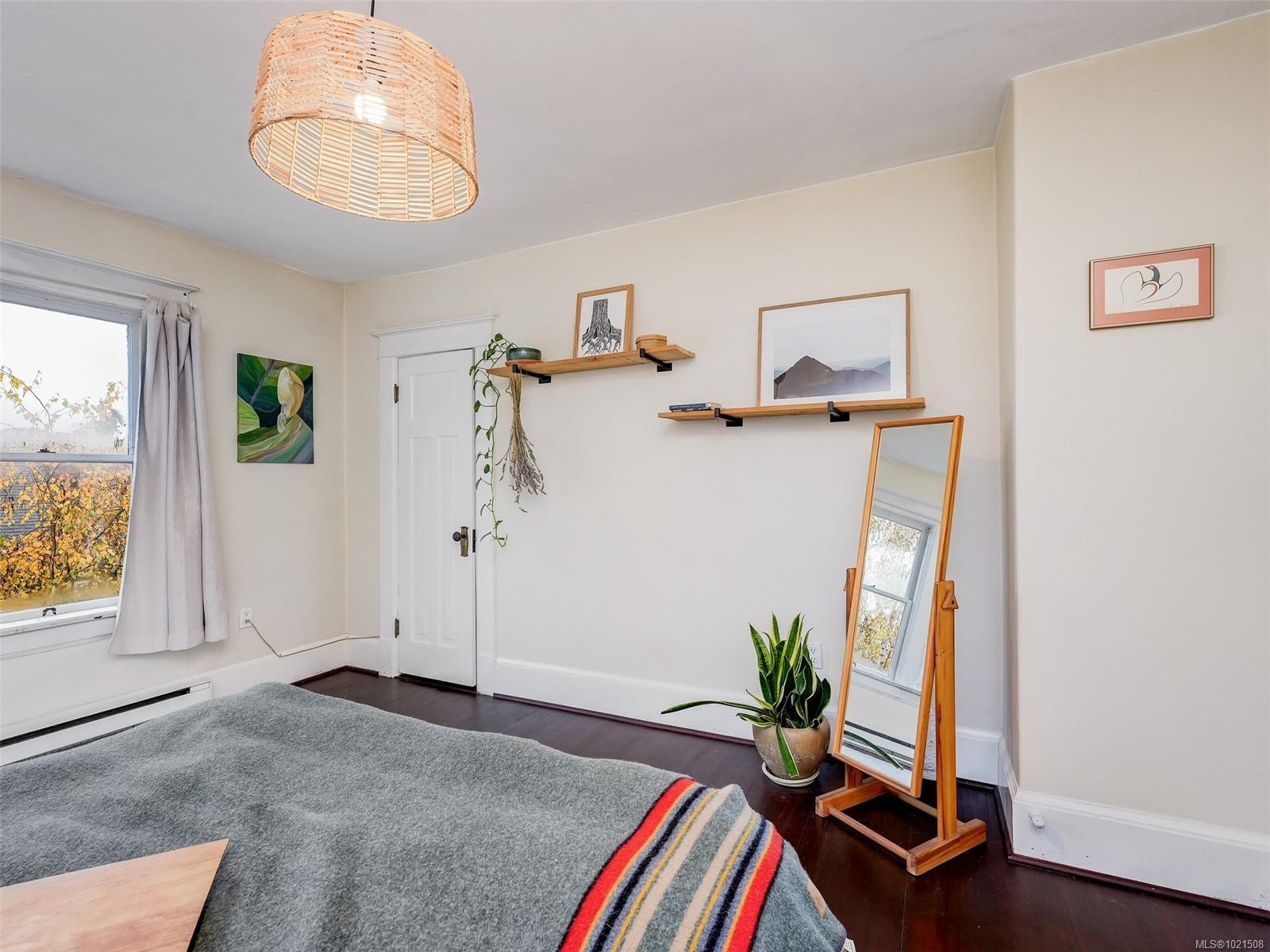 1015 Empress Ave, Victoria, BC - Indoor