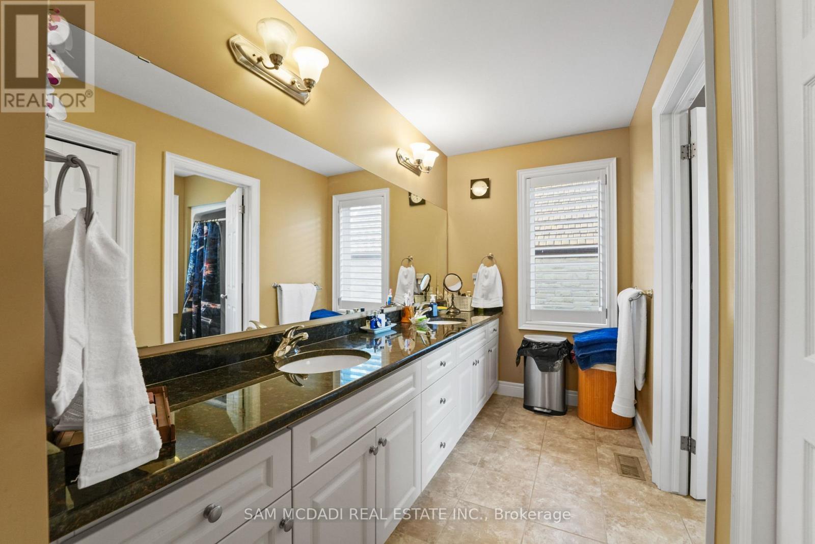 32 Pennsylvania Crescent, Kitchener, ON - Indoor Photo Showing Bathroom