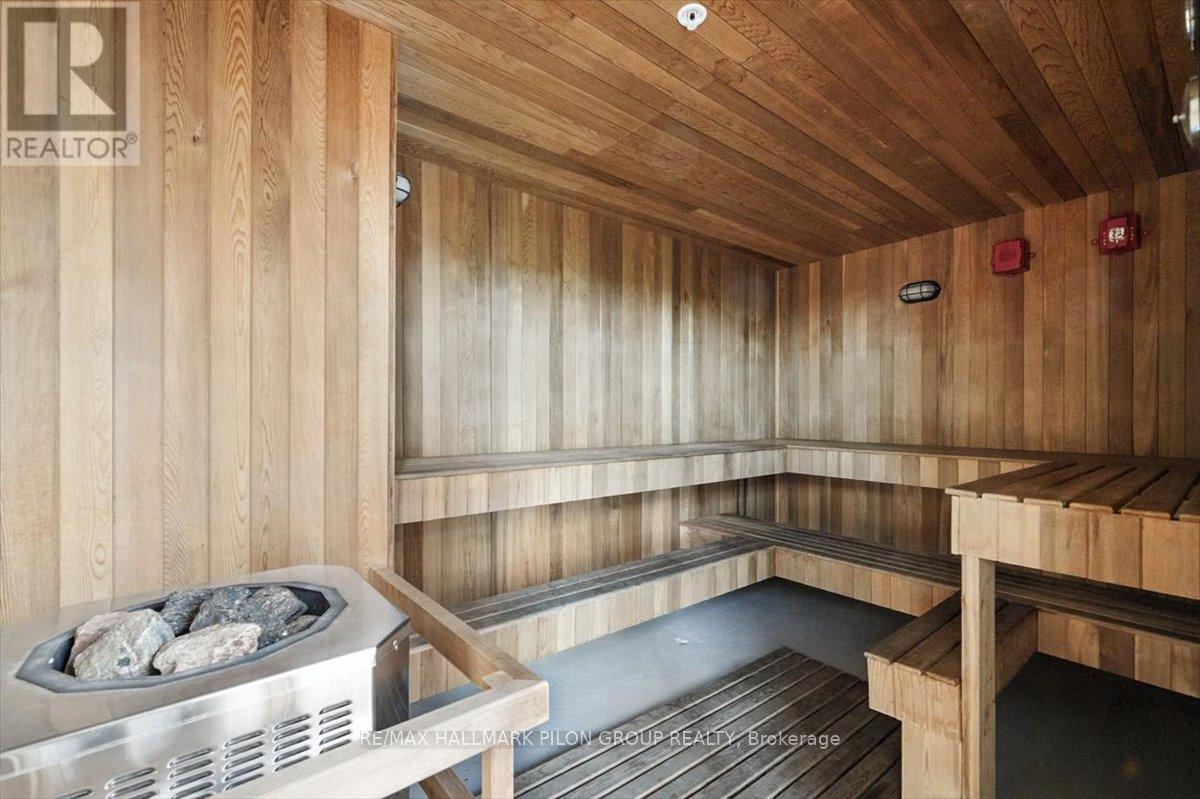 3907 - 805 Carling Avenue, Ottawa, ON - Indoor Photo Showing Other Room