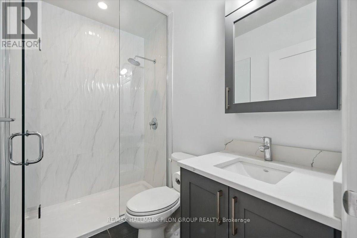 3907 - 805 Carling Avenue, Ottawa, ON - Indoor Photo Showing Bathroom