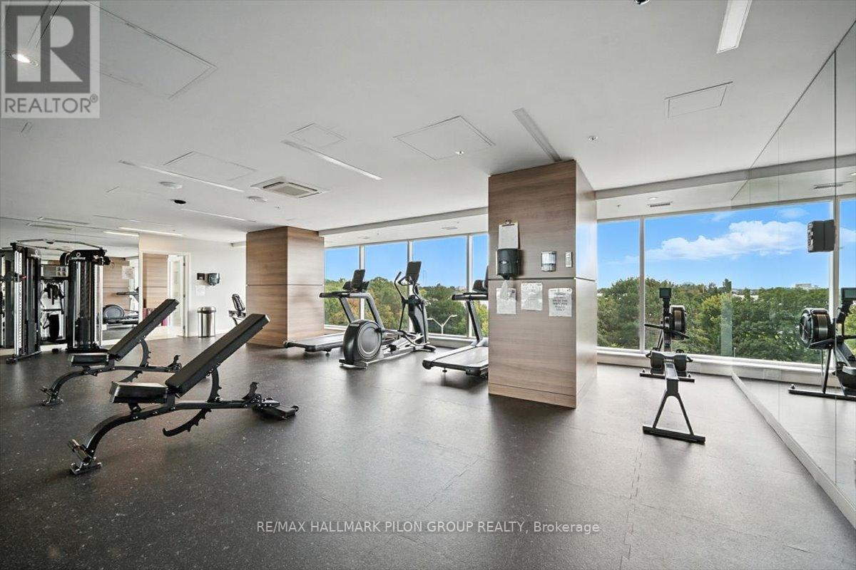 3907 - 805 Carling Avenue, Ottawa, ON - Indoor Photo Showing Gym Room