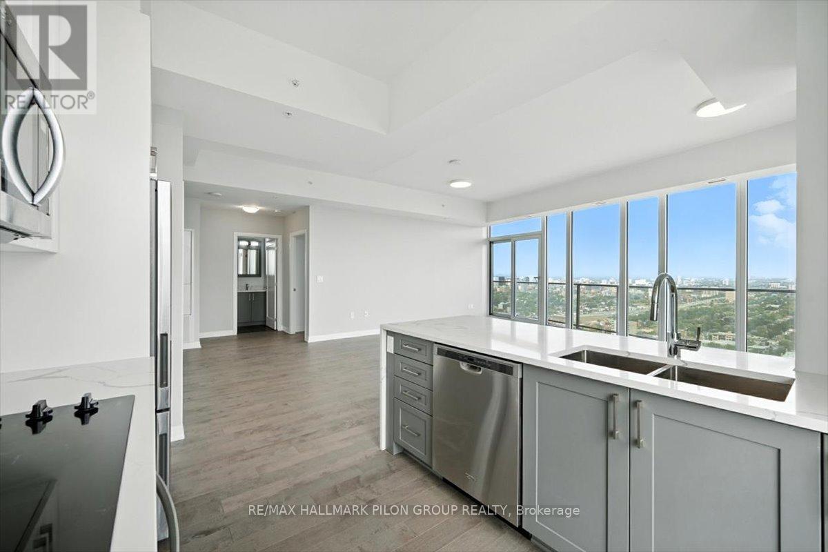3907 - 805 Carling Avenue, Ottawa, ON - Indoor Photo Showing Kitchen With Double Sink