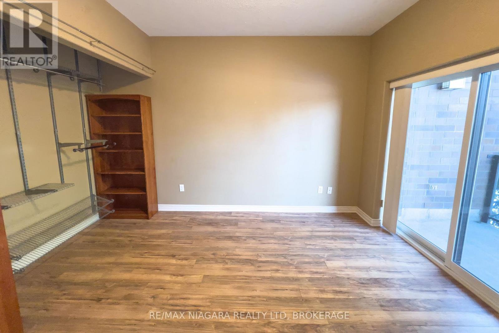 306 - 2799 St. Paul Avenue, Niagara Falls (Stamford), ON - Indoor Photo Showing Other Room