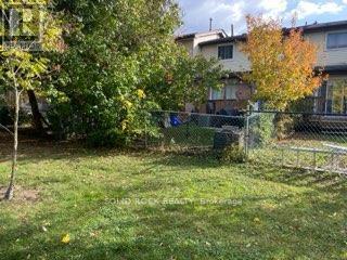 Gotta love the fall colours! - 29 Windfield Crescent, Kingston (Kingston East (Incl Barret Crt)), ON - Outdoor