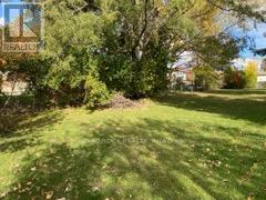 Huge public greenspace for the neighbourhood - 29 Windfield Crescent, Kingston (Kingston East (Incl Barret Crt)), ON - Outdoor