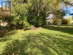 Huge public greenspace for the neighbourhood -