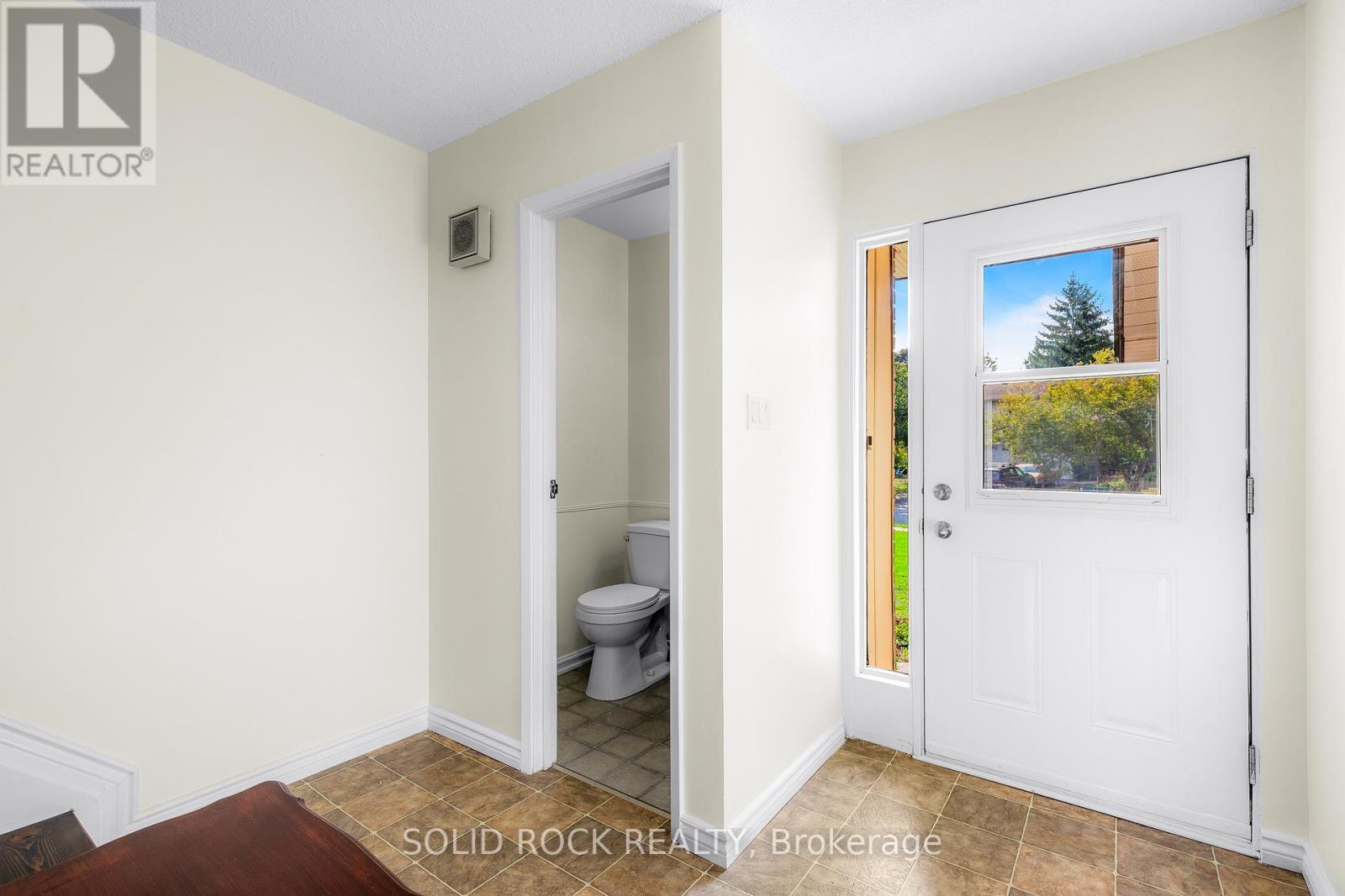 2-piece bathroom-All 3 levels freshly painted - 29 Windfield Crescent, Kingston (Kingston East (Incl Barret Crt)), ON - Indoor Photo Showing Other Room
