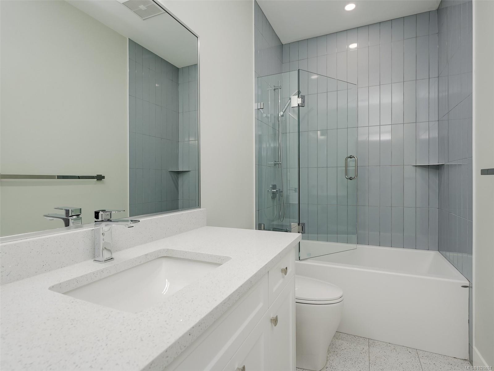 10950 Chalet Rd, North Saanich, BC