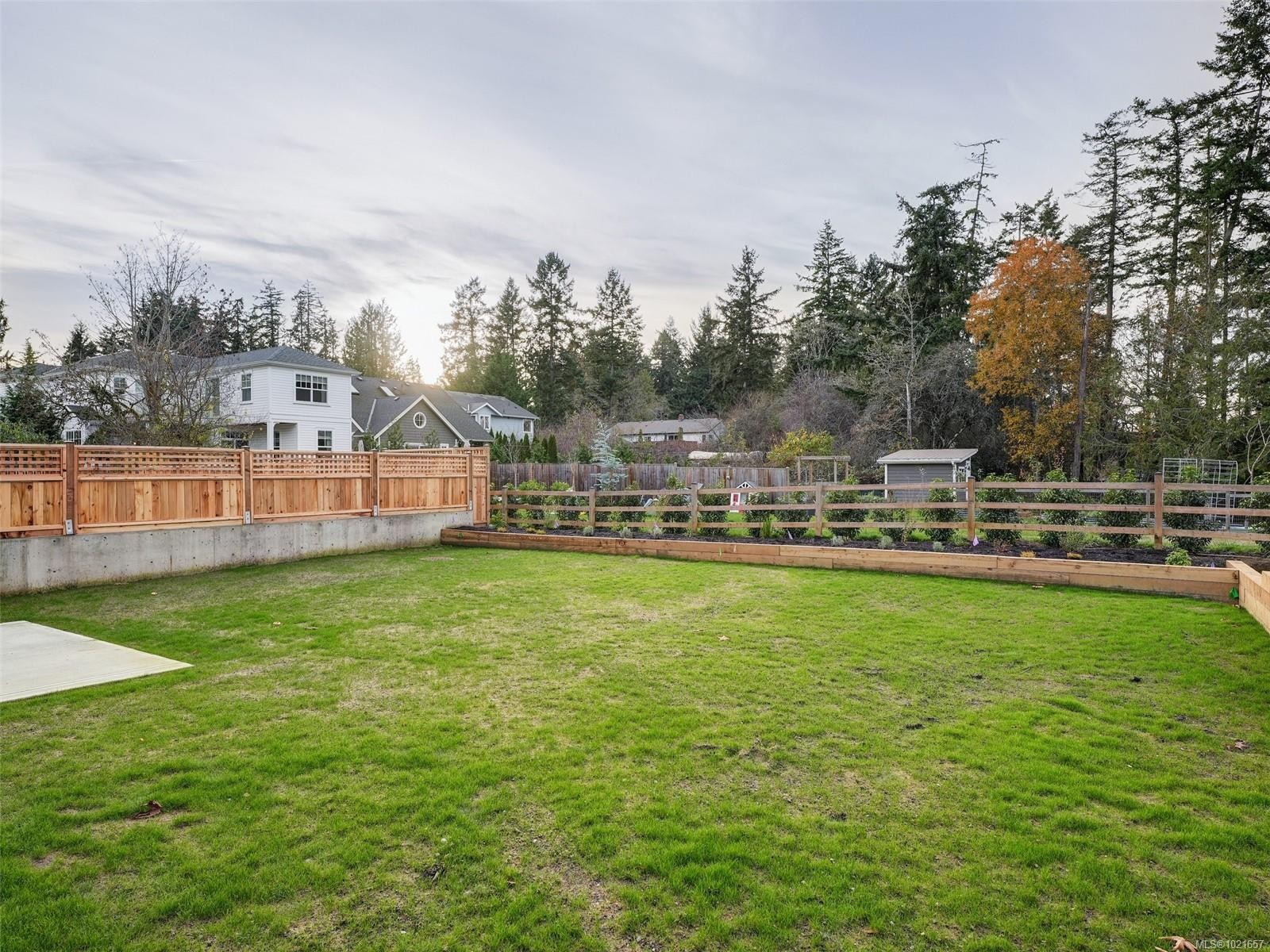 10950 Chalet Rd, North Saanich, BC