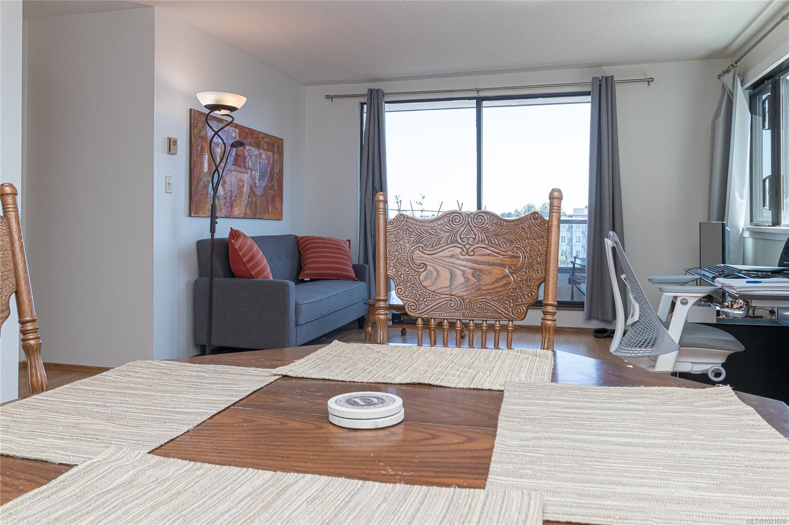 809-1630 Quadra St, Victoria, BC - Indoor