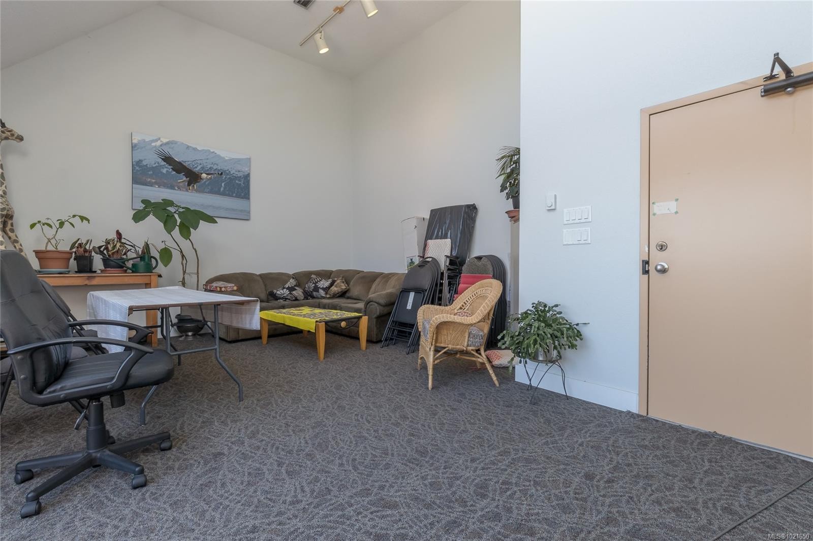 809-1630 Quadra St, Victoria, BC - Indoor