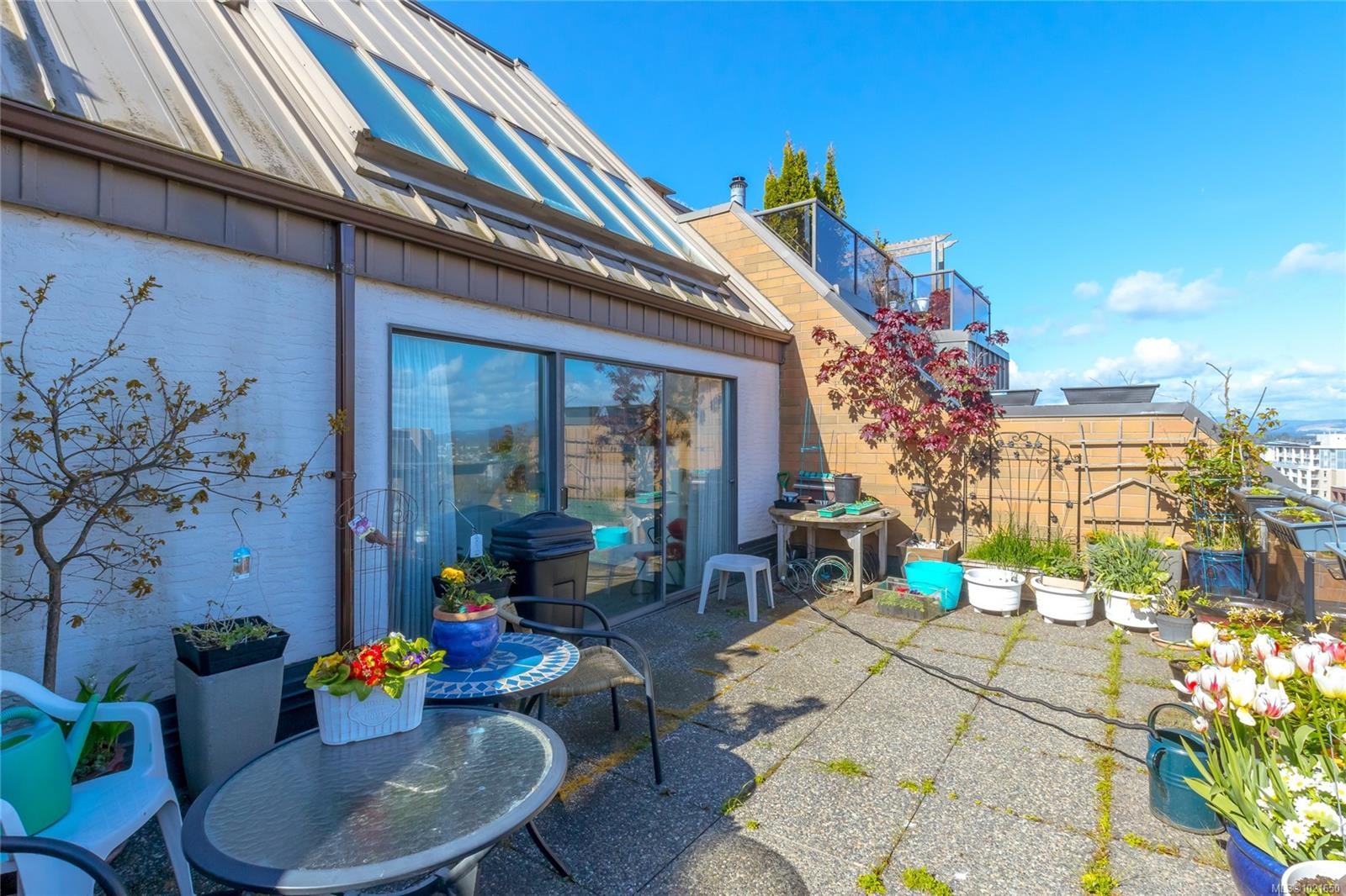 809-1630 Quadra St, Victoria, BC - Outdoor With Deck Patio Veranda