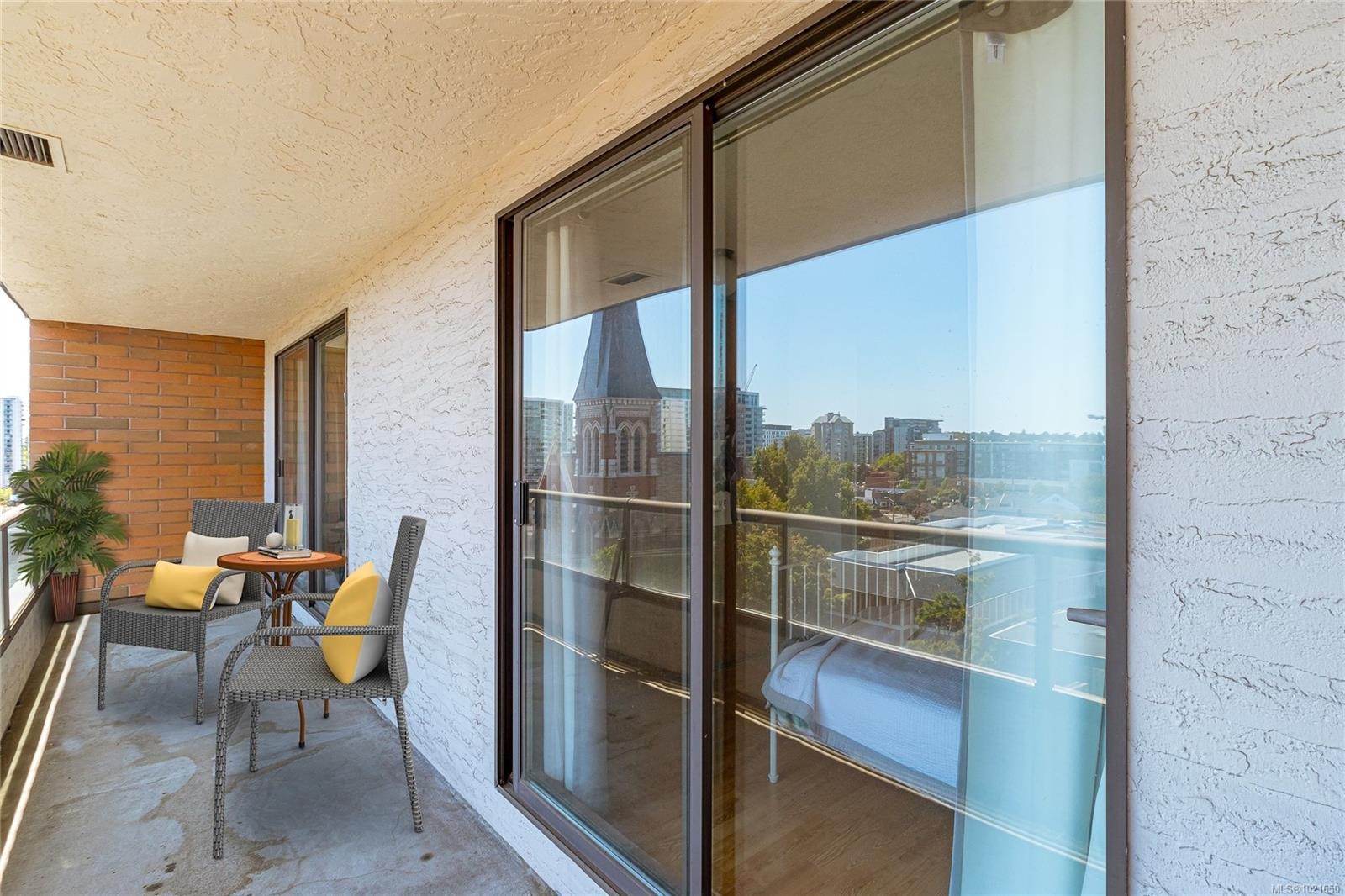 809-1630 Quadra St, Victoria, BC - Outdoor With Balcony With Exterior