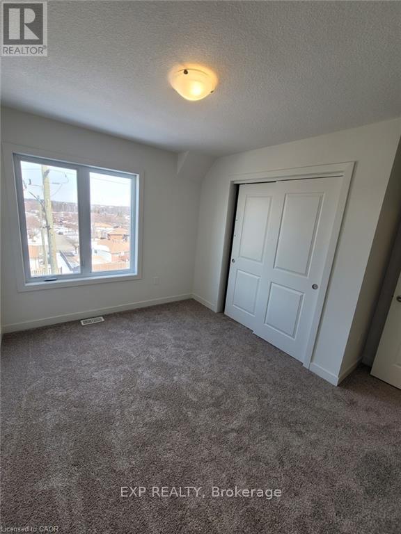 9 - 405 Myers Road, Cambridge, ON - Indoor Photo Showing Other Room