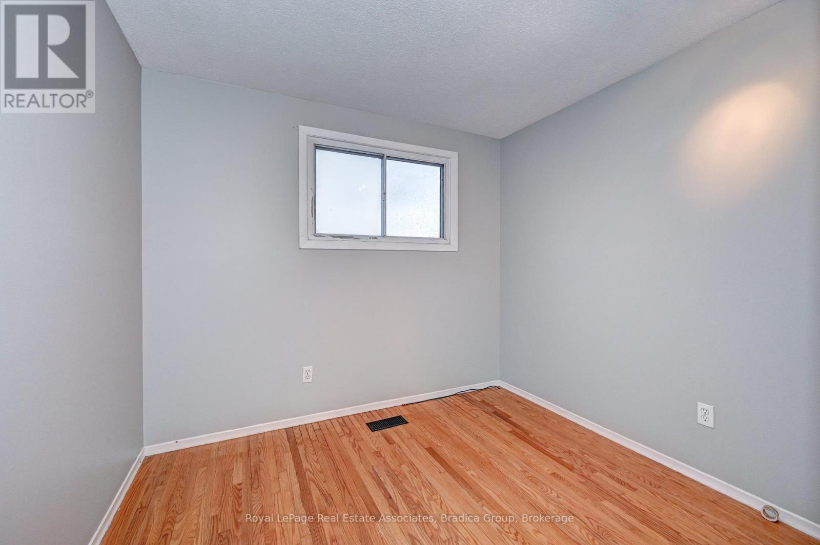 22 Berwick Place, Kitchener, ON - Indoor Photo Showing Other Room