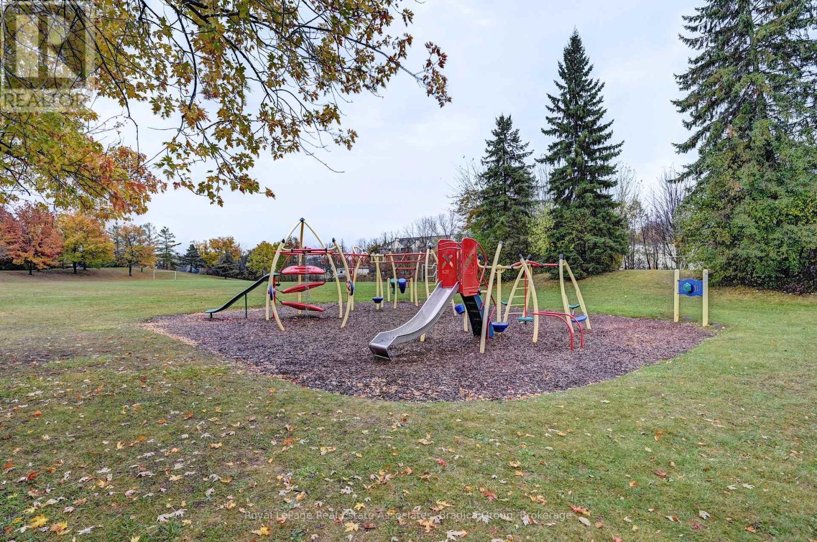 22 Berwick Place, Kitchener, ON - Outdoor