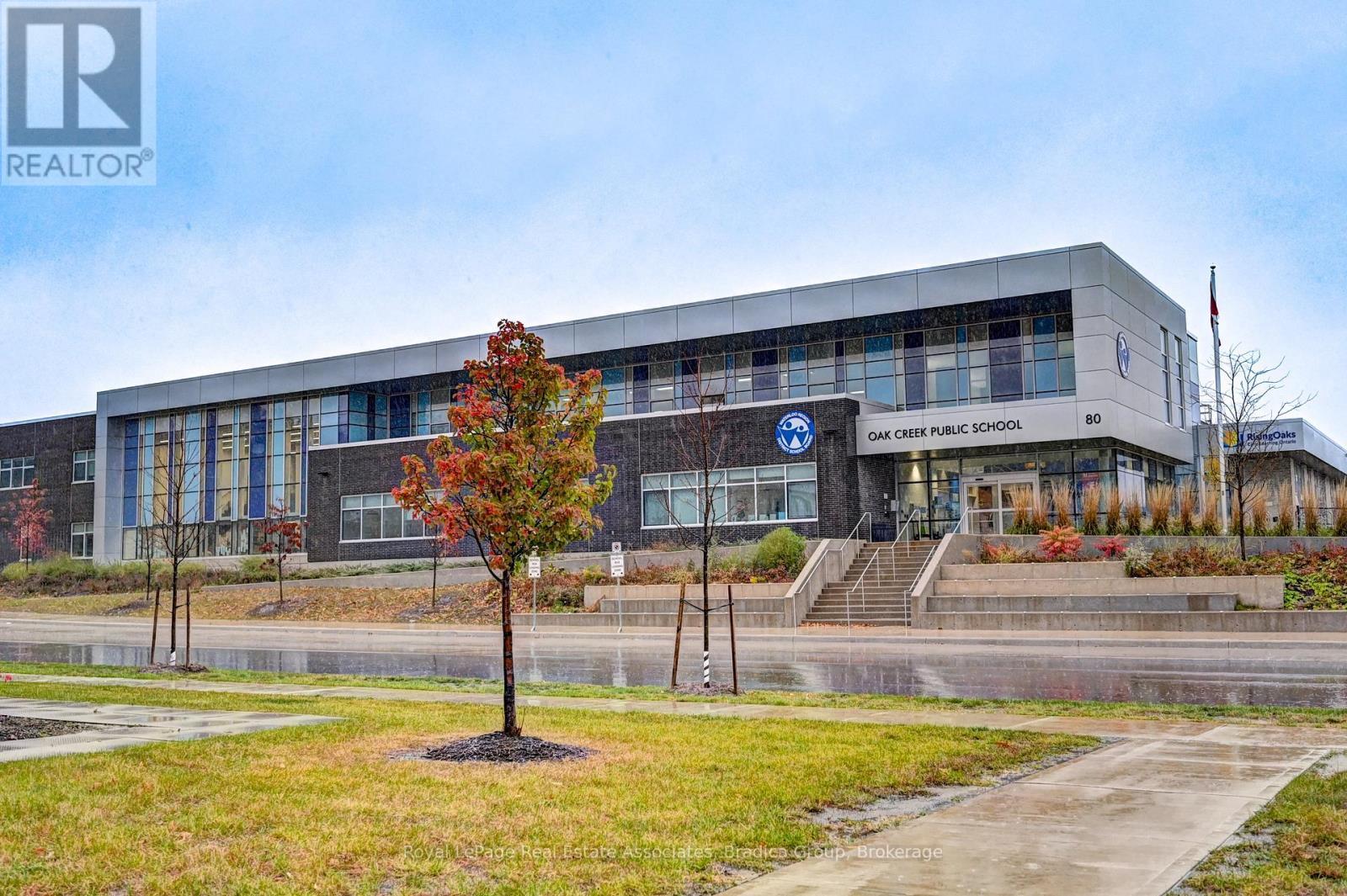 22 Berwick Place, Kitchener, ON - Outdoor