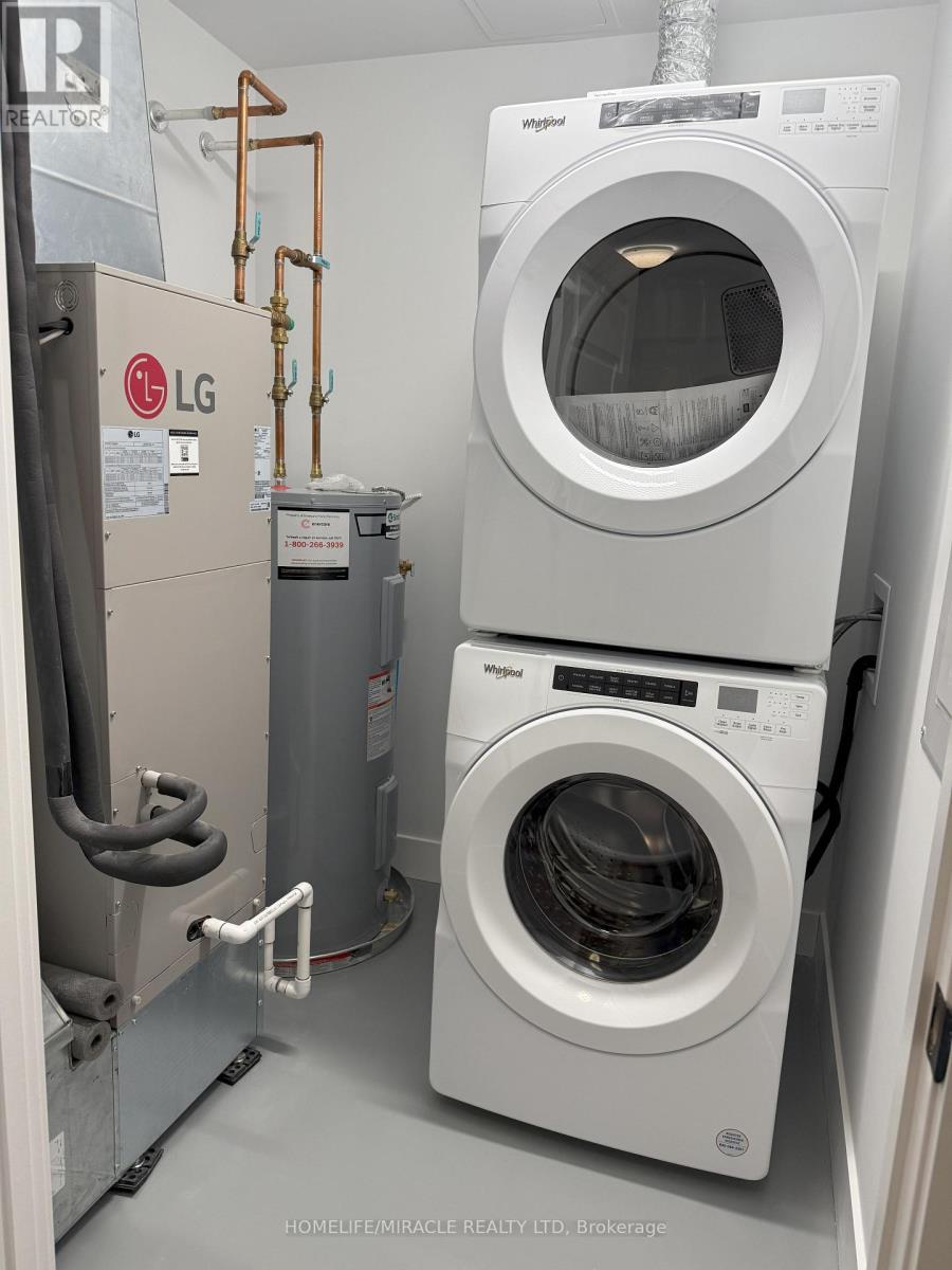 201 - 1000 Lackner Place, Kitchener, ON - Indoor Photo Showing Laundry Room