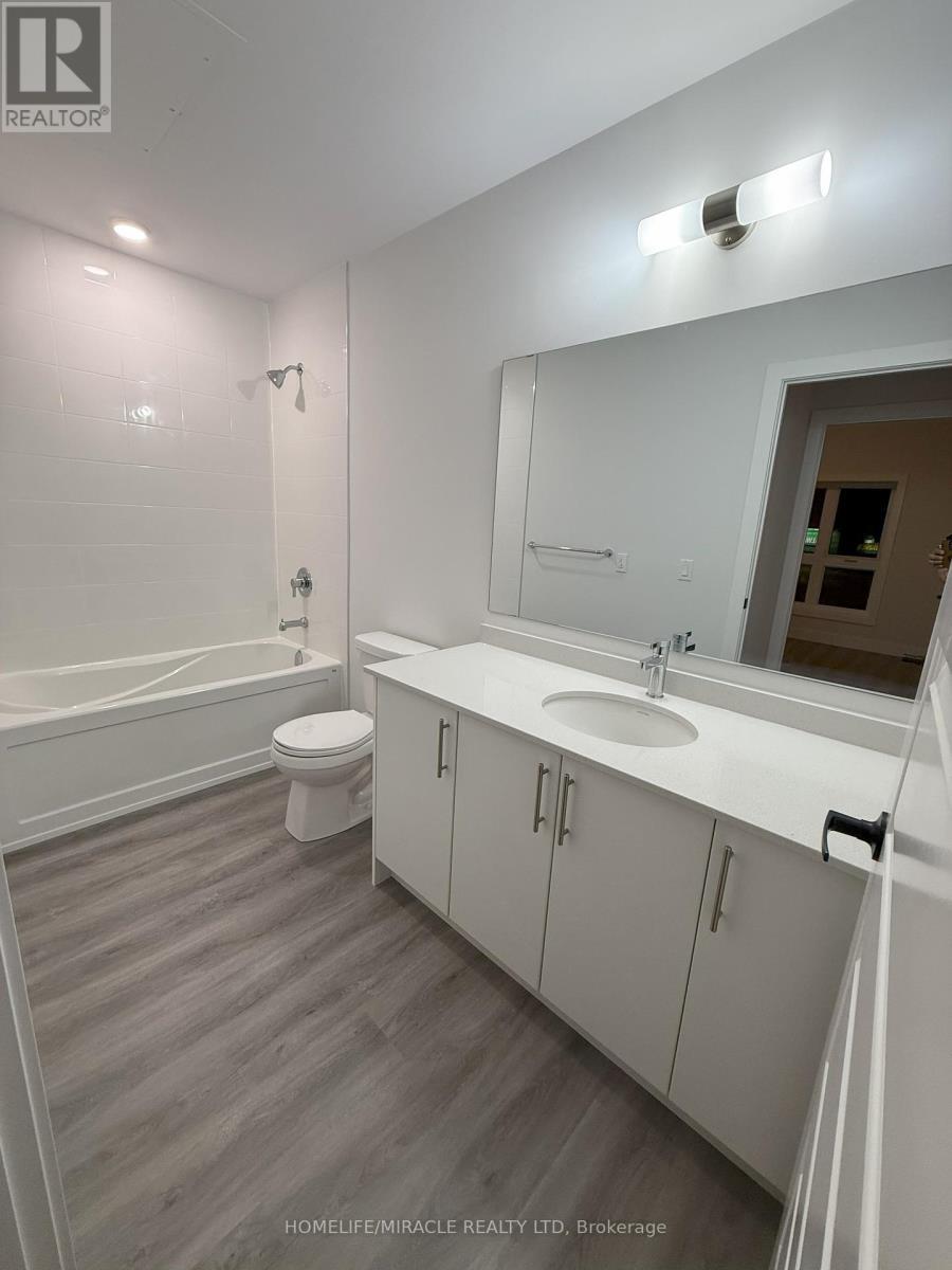 201 - 1000 Lackner Place, Kitchener, ON - Indoor Photo Showing Bathroom
