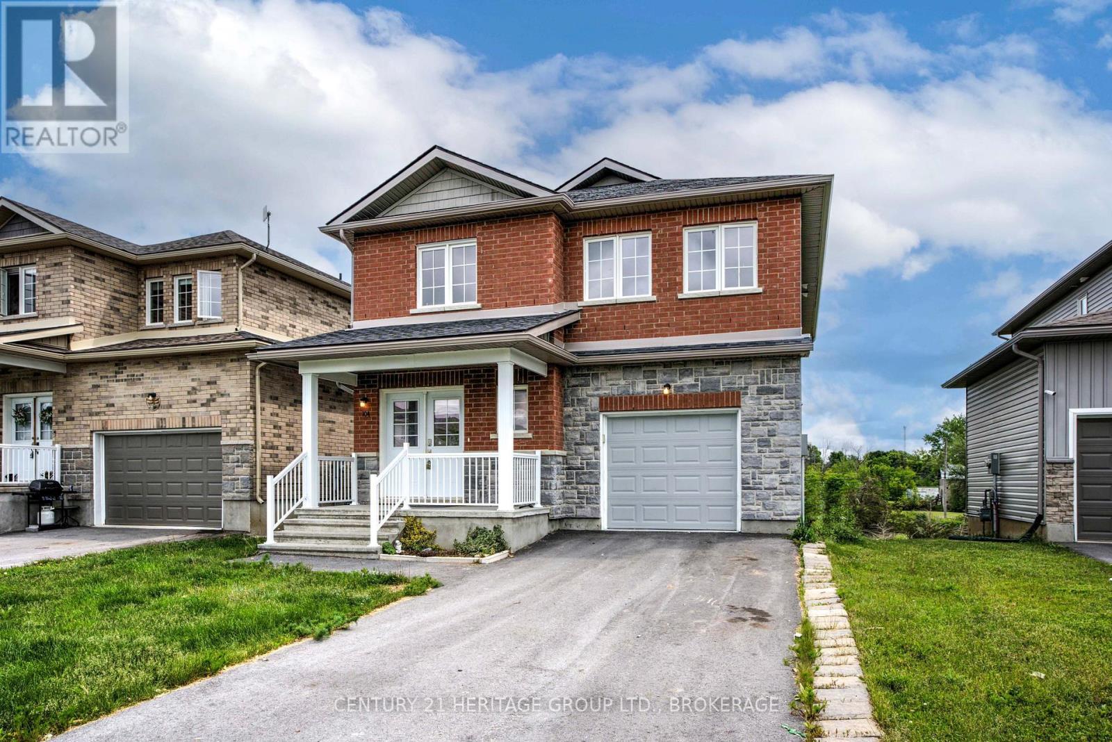 104 Brennan Crescent, Loyalist (Odessa), ON - Outdoor With Facade