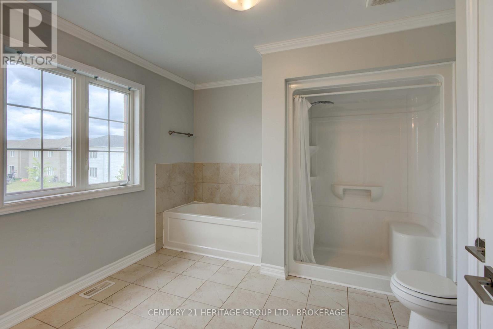 104 Brennan Crescent, Loyalist (Odessa), ON - Indoor Photo Showing Bathroom