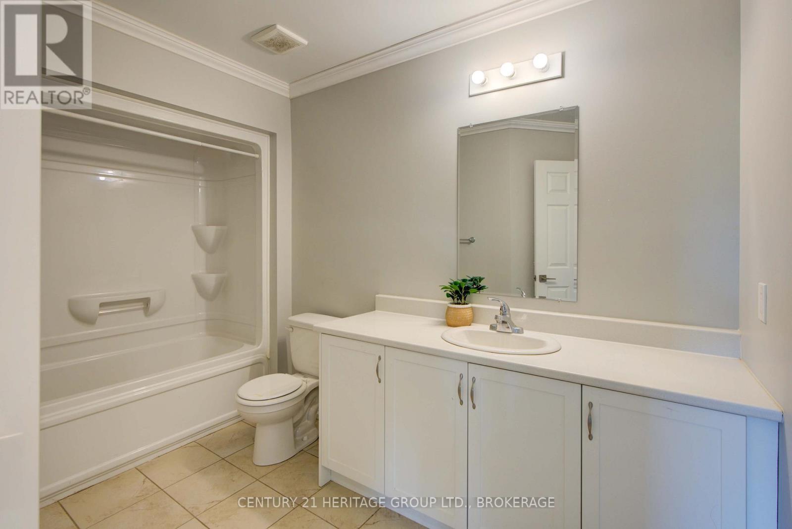 104 Brennan Crescent, Loyalist (Odessa), ON - Indoor Photo Showing Bathroom