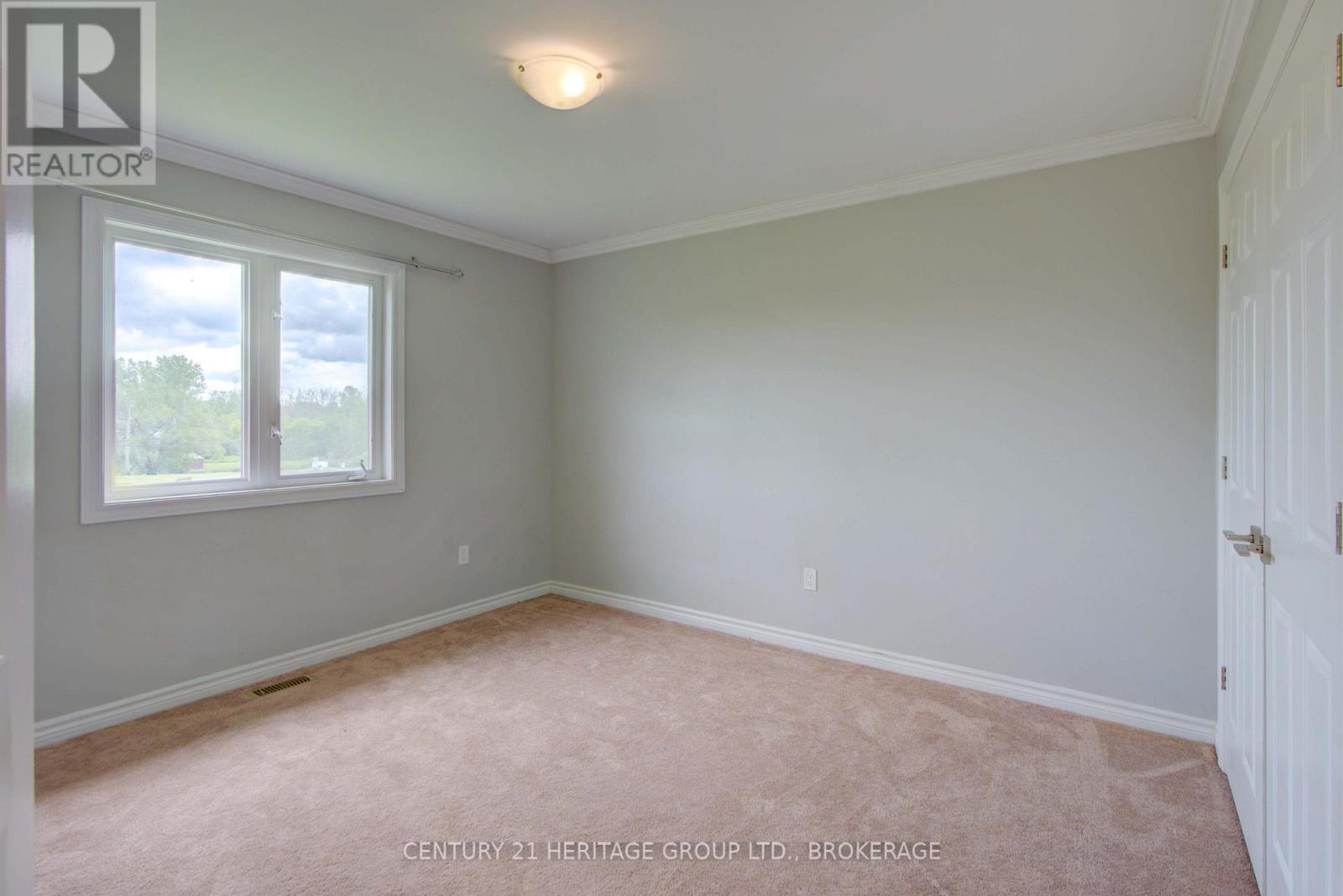 104 Brennan Crescent, Loyalist (Odessa), ON - Indoor Photo Showing Other Room