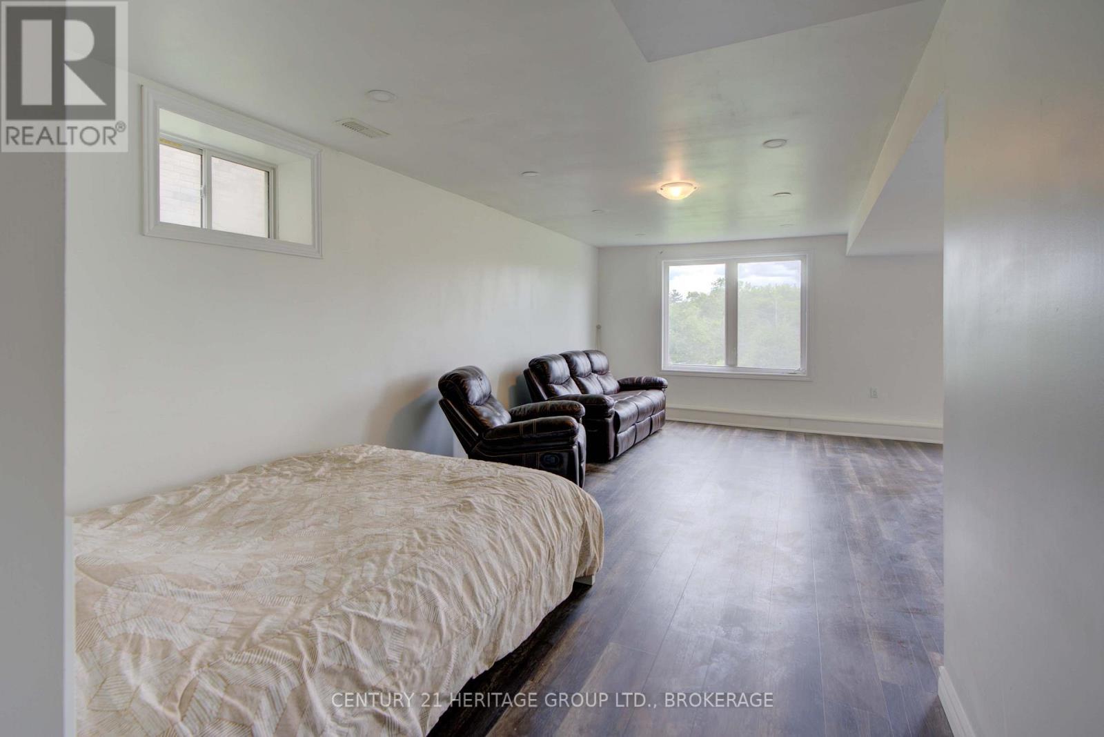 104 Brennan Crescent, Loyalist (Odessa), ON - Indoor Photo Showing Bedroom