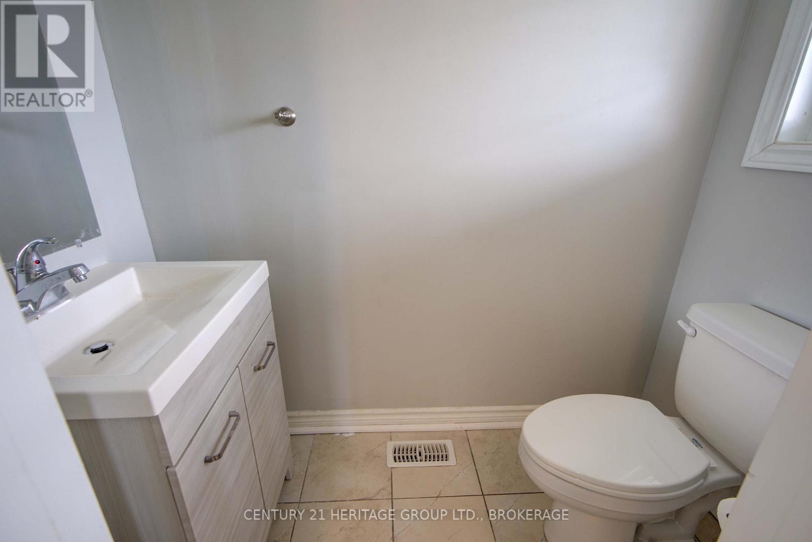 104 Brennan Crescent, Loyalist (Odessa), ON - Indoor Photo Showing Bathroom