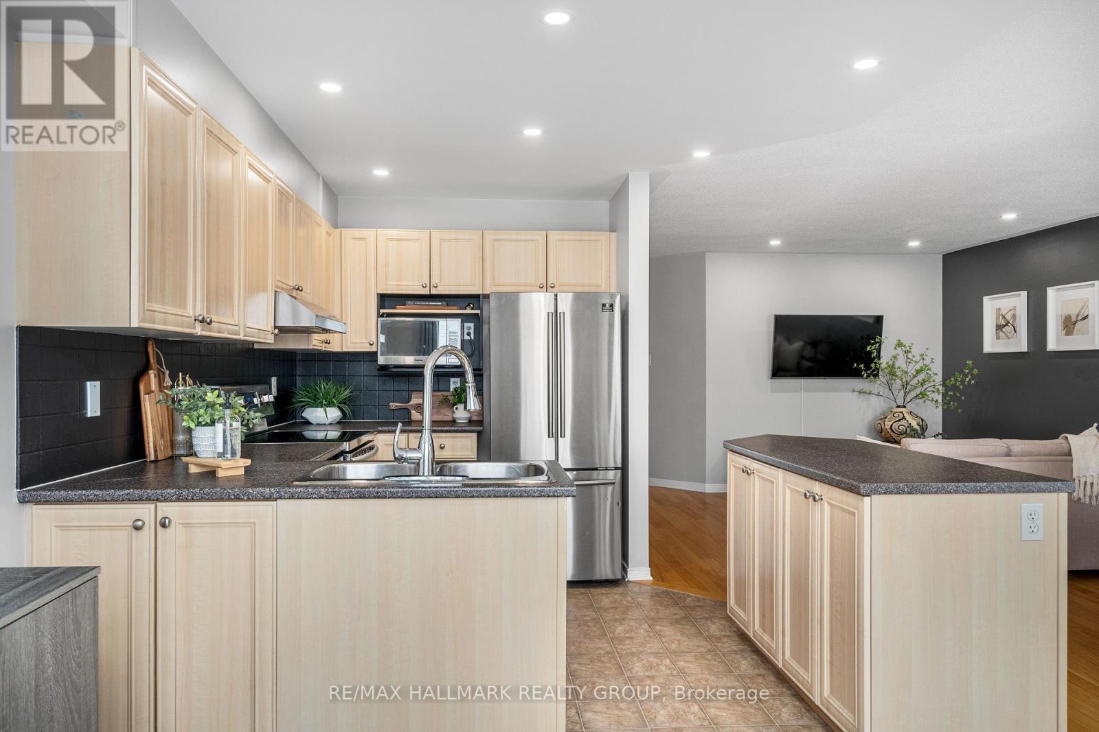 2025 Boisfranc Circle, Ottawa, ON - Indoor Photo Showing Kitchen